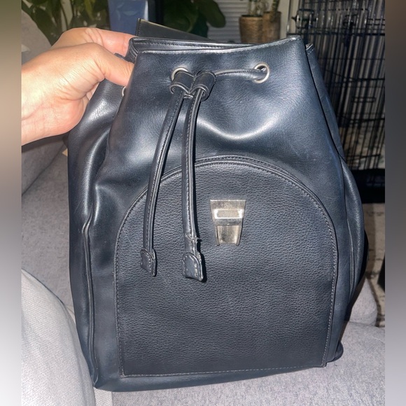 Black Nine West Purse/Backpack - Picture 2 of 8